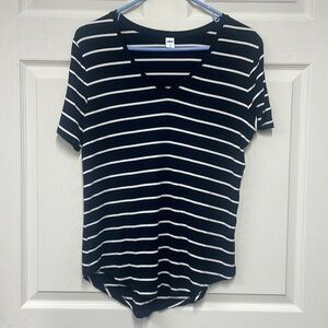 Old Navy V Neck Tshirt